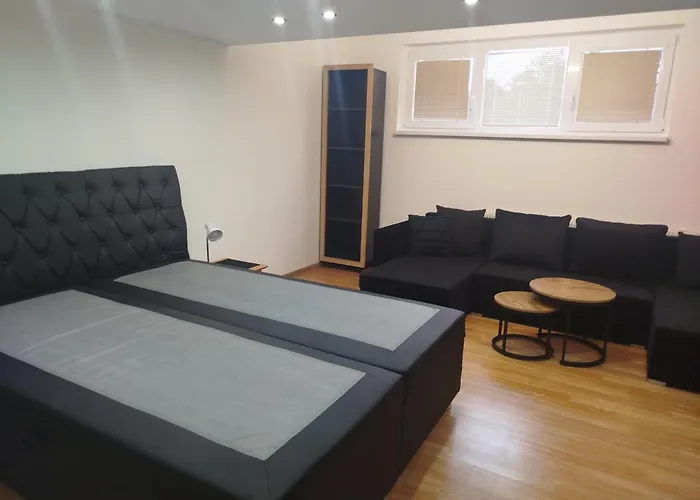 3 Apartment,parking Pozsony
